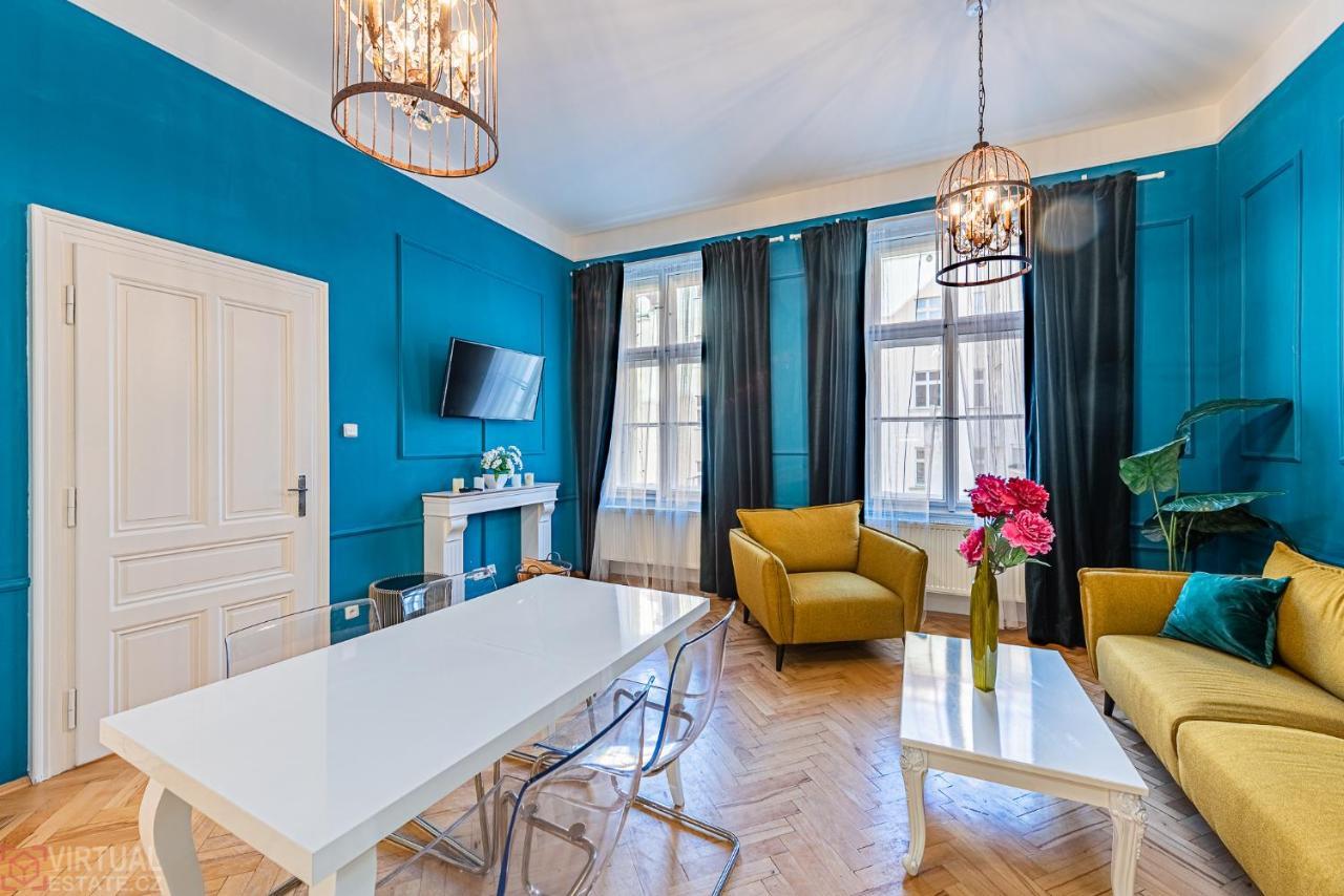 Colorful Wenceslas Square Apartment Прага Экстерьер фото