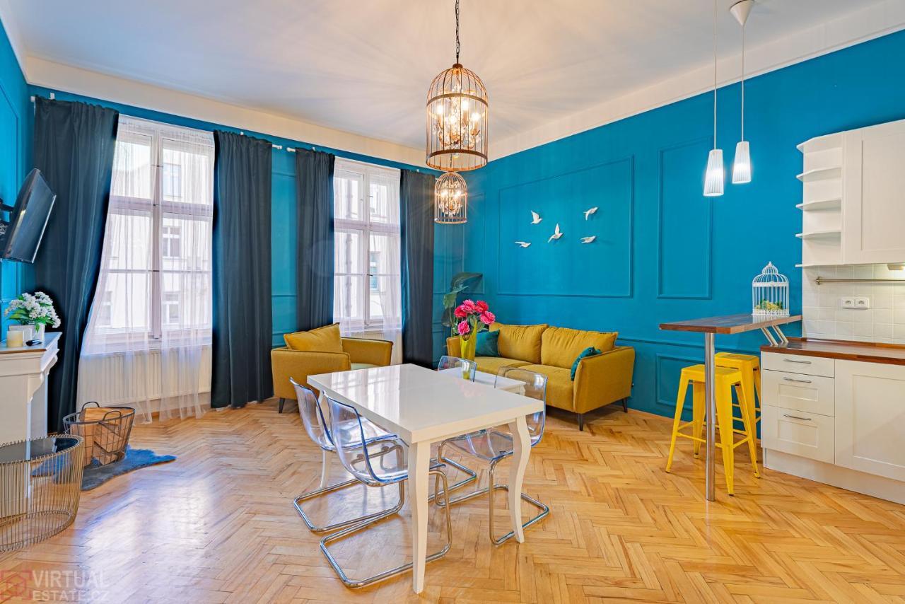 Colorful Wenceslas Square Apartment Прага Экстерьер фото